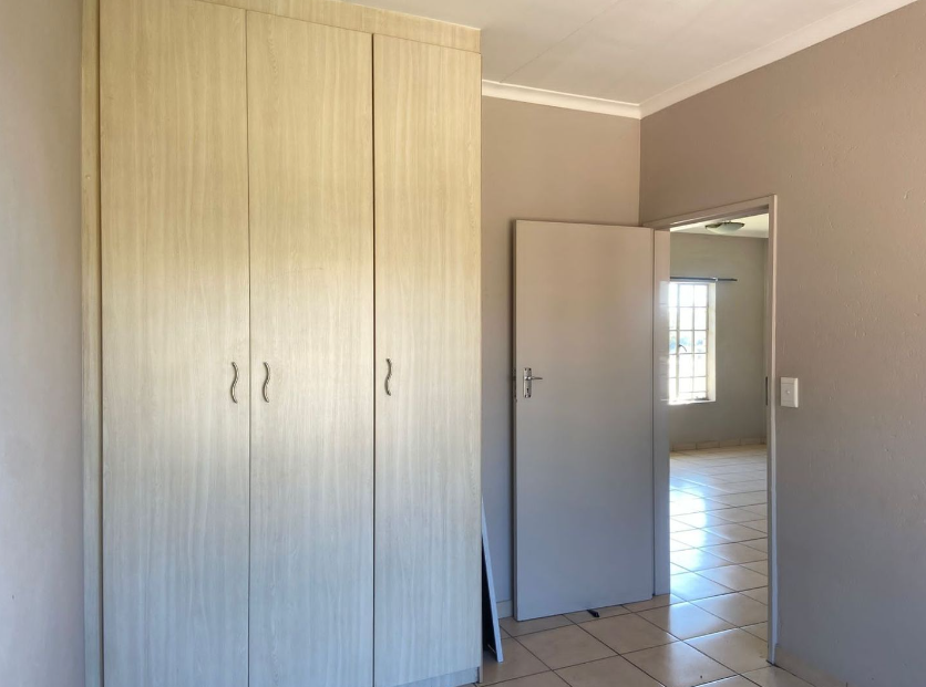 2 Bedroom Property for Sale in Waterval East North West